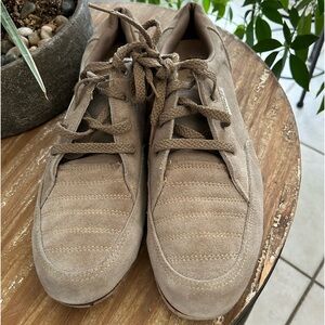 Hyde men’s bowling shoes.